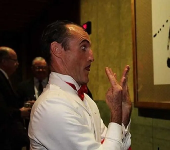 Alphonso Domingo Comic Waiter