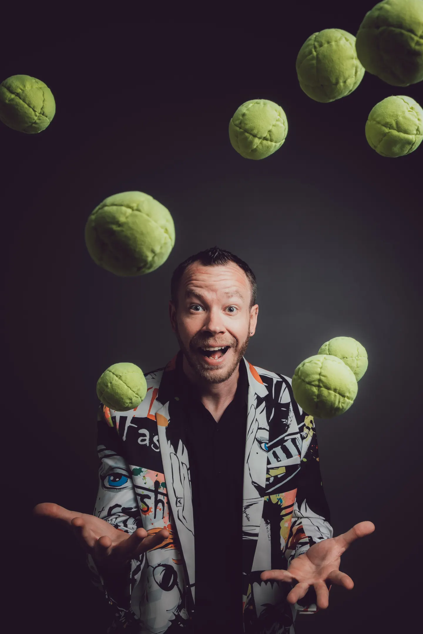 James Bustar - Hilarious Juggling, Antics and Mayhem