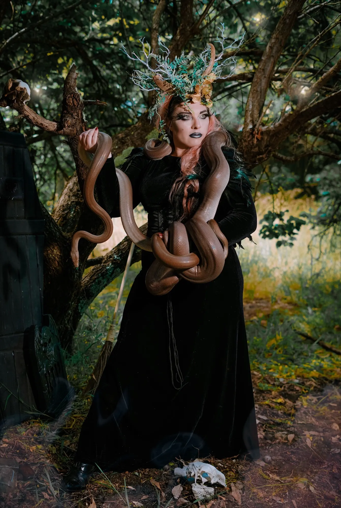 Lady Snake Charmer & Perth Reptiles