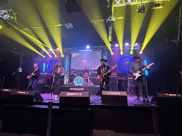 REVOLVER Rock