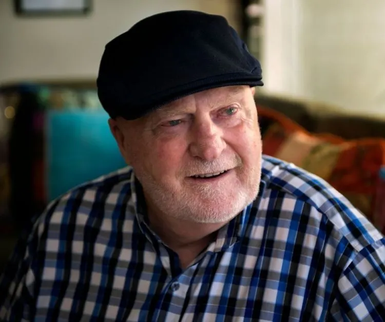 Robert J Elrington