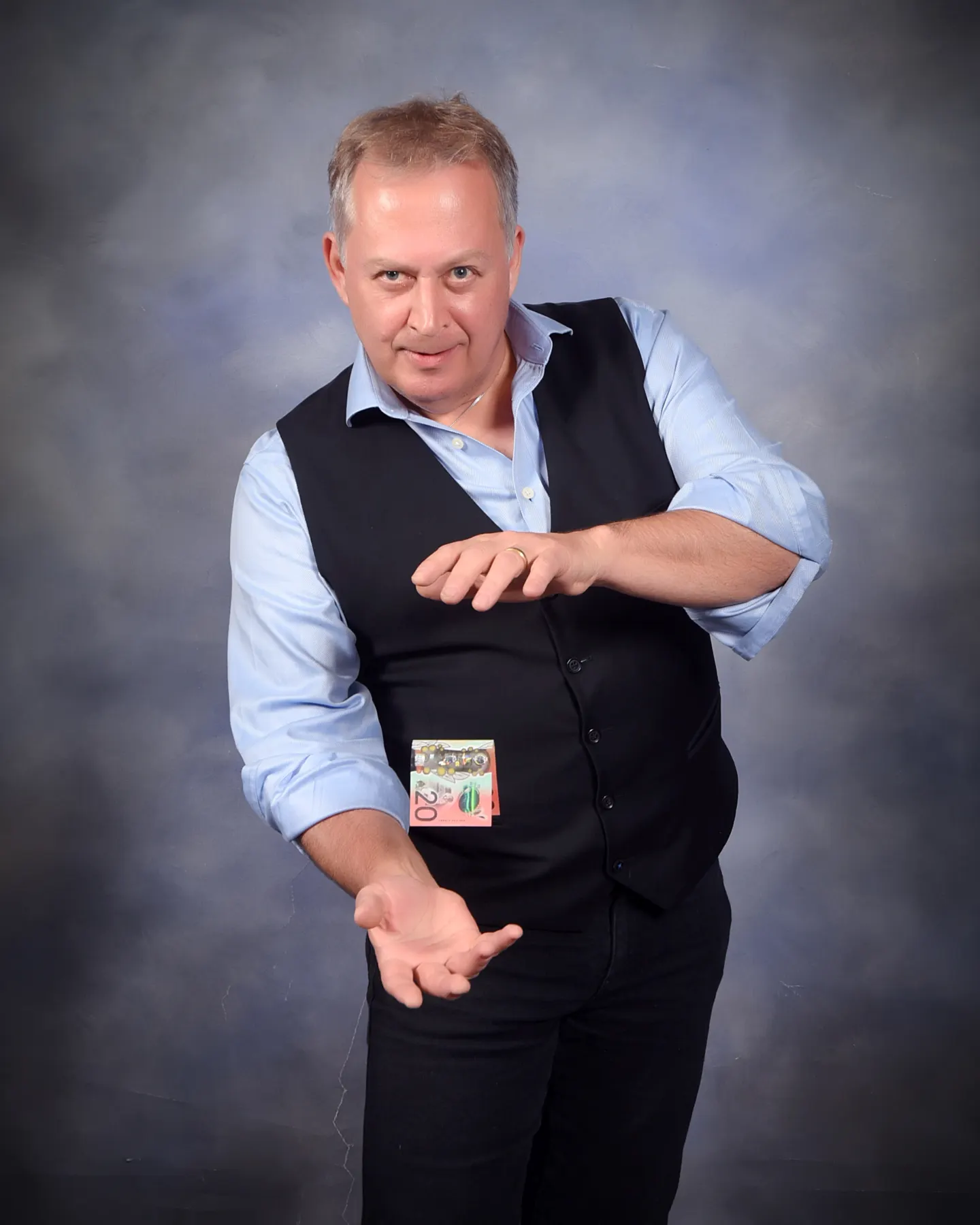 Simon Skinner - Magician & Entertainer for all age audiences