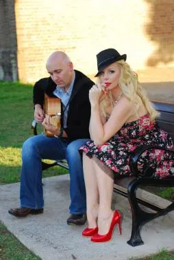 The Hollie Winter Duo