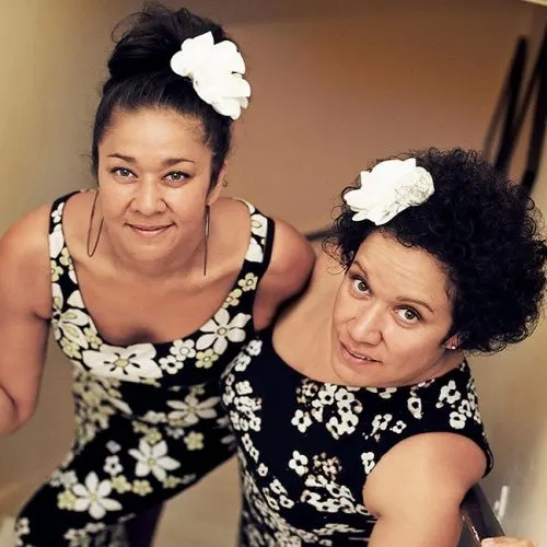 Vika And Linda Bull